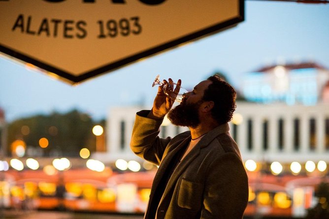Estonian Craft Beer Tasting in Tallinn - Where You Start: Tallinna raekoda and the Old Town Setup