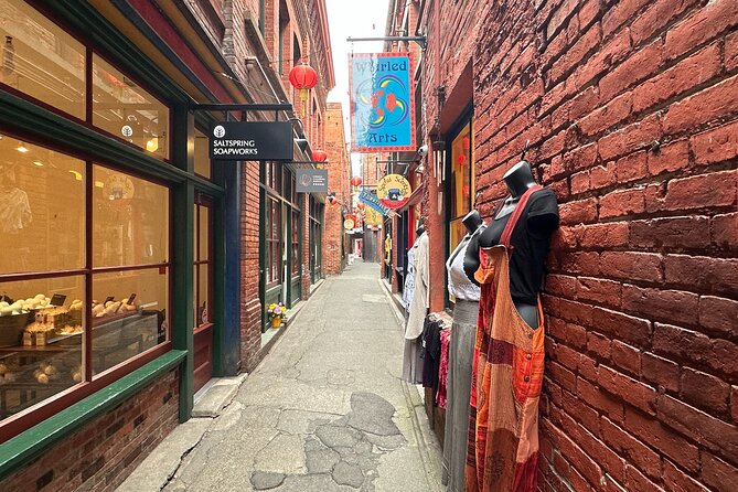 Victoria Alleyways and Ales Craft Beer Tour - Fan Tan Alley: narrow enough to make the story stick
