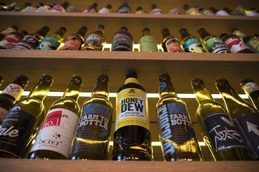 Vienna: Craft Beer Tasting Experience with Local Snacks - Traditional Viennese snacks: the pairing that keeps the lesson grounded