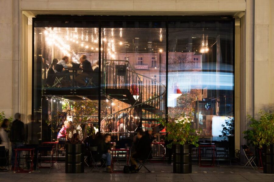 Warsaw: Guided Craft Beer Tour with a Friendly Guide - Stop 1: your orientation hour at a craft beer bar