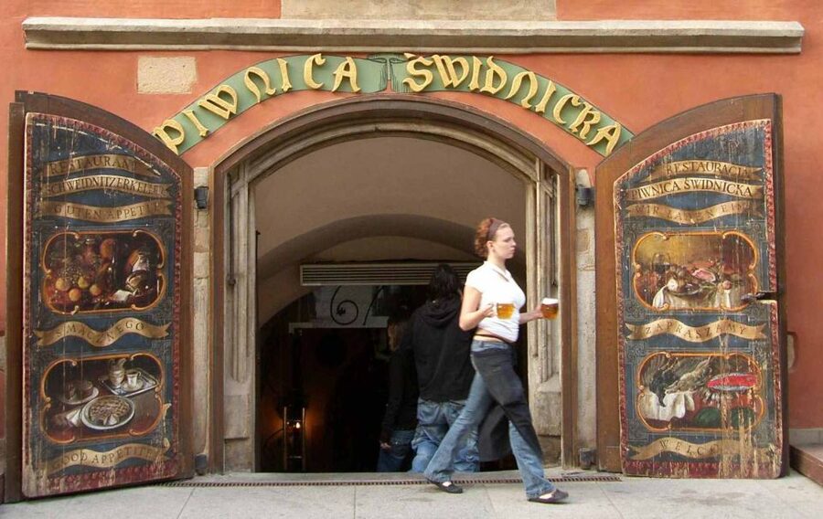 Wroclaw: Guided Tour & Beer Tasting (2 hours) - Tour guides: punctual, helpful, and beer-focused